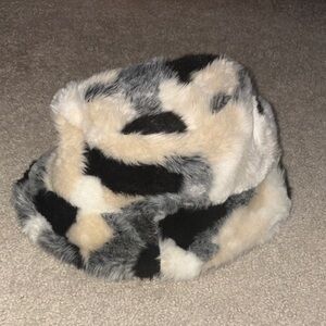 Faux Fur Bucket Hat in Black and Cream